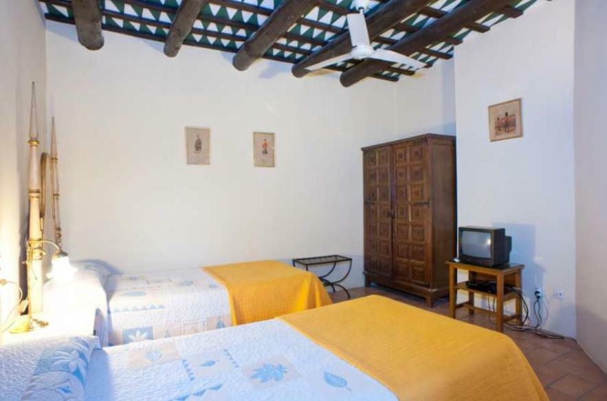 Hostal La Riera 톨로엘라데몽트그리 외부 사진
